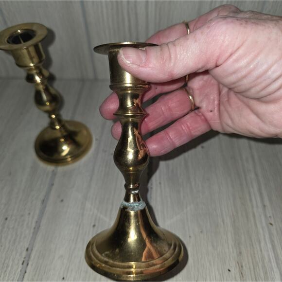 Vtg Pair Of Brass Candlestick Holders Natural Patina MCM Regency Victorian - Picture 4 of 5